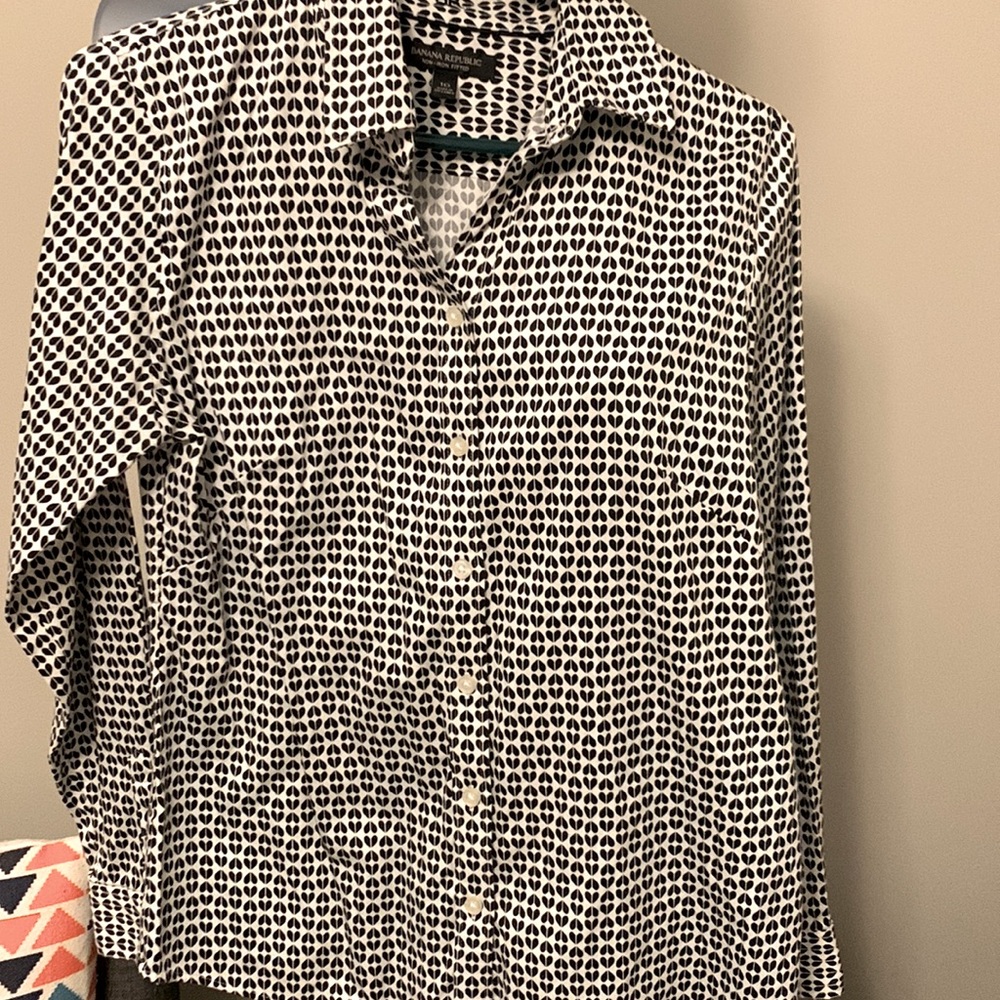 Banana Republic fitted blouse medium